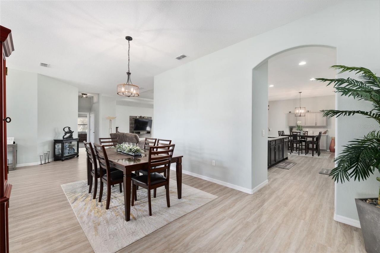 7015 NE 61st Avenue Road , Silver Springs, FL 34488 Photo