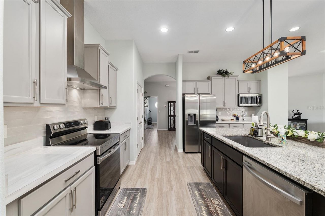 7015 NE 61st Avenue Road , Silver Springs, FL 34488 Photo