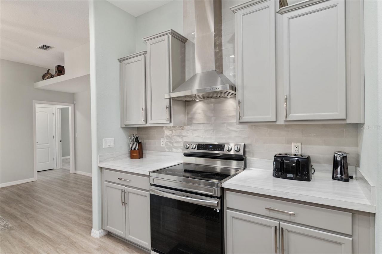 7015 NE 61st Avenue Road , Silver Springs, FL 34488 Photo