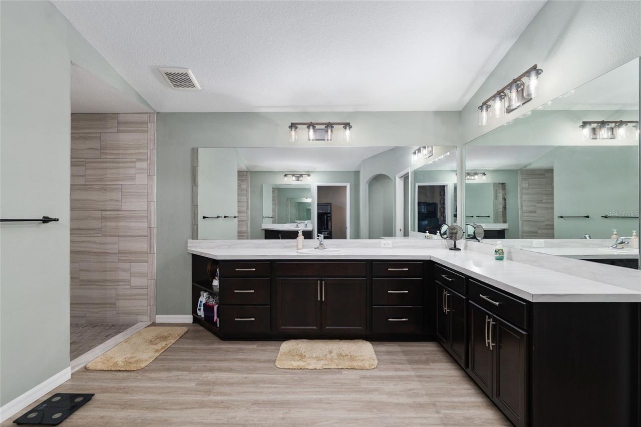 7015 NE 61st Avenue Road , Silver Springs, FL 34488 Photo