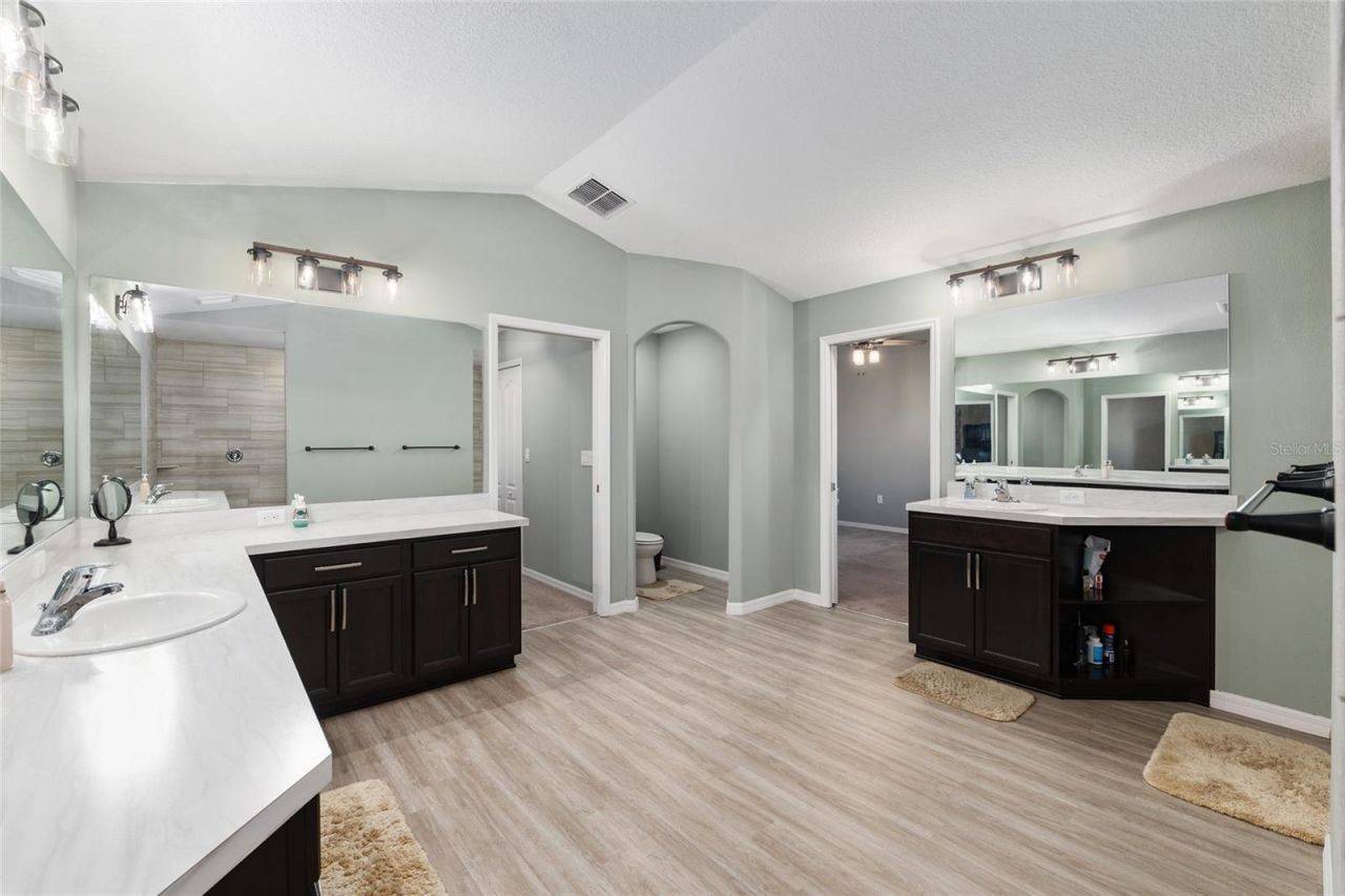 7015 NE 61st Avenue Road , Silver Springs, FL 34488 Photo