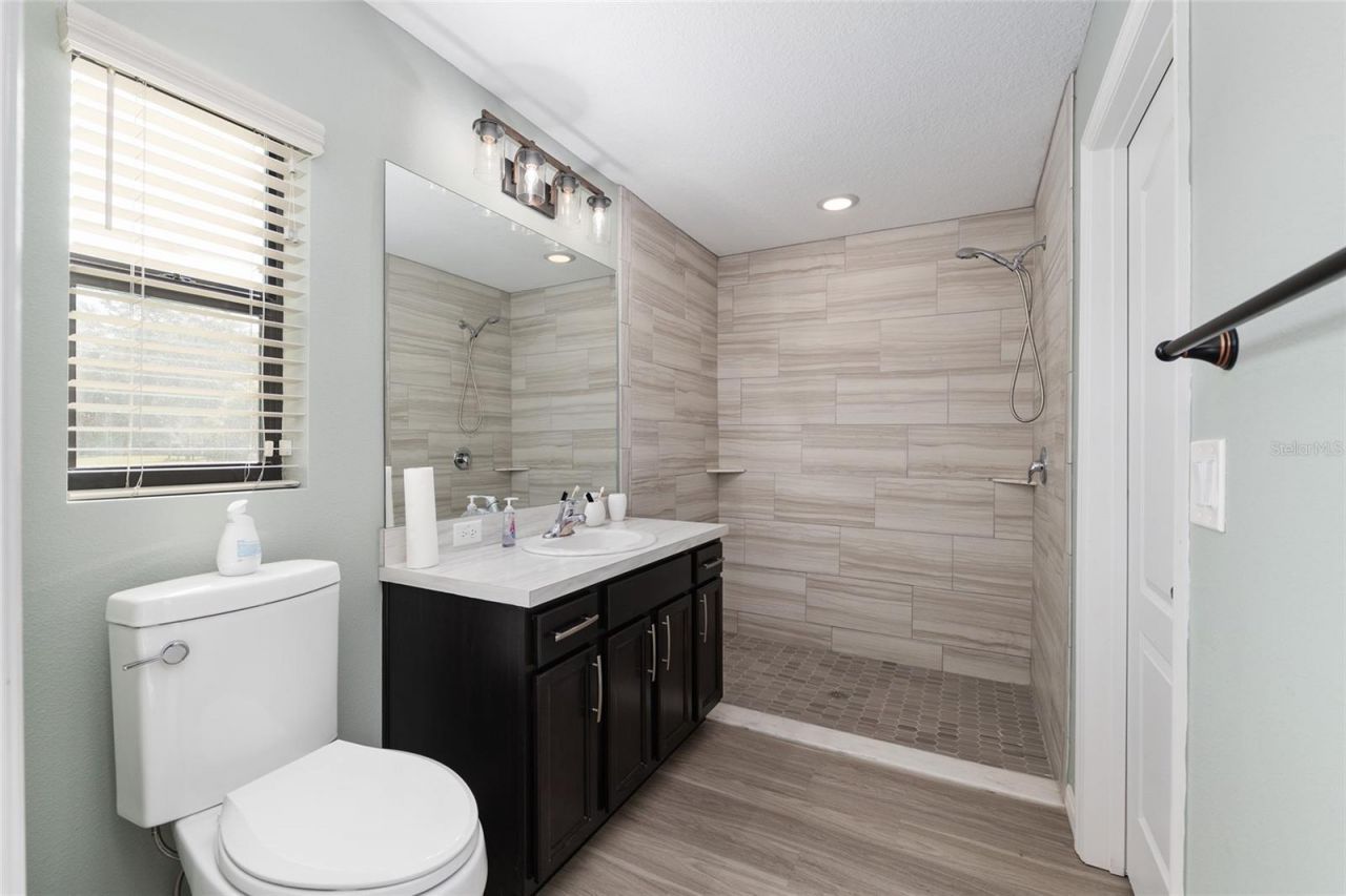 7015 NE 61st Avenue Road , Silver Springs, FL 34488 Photo