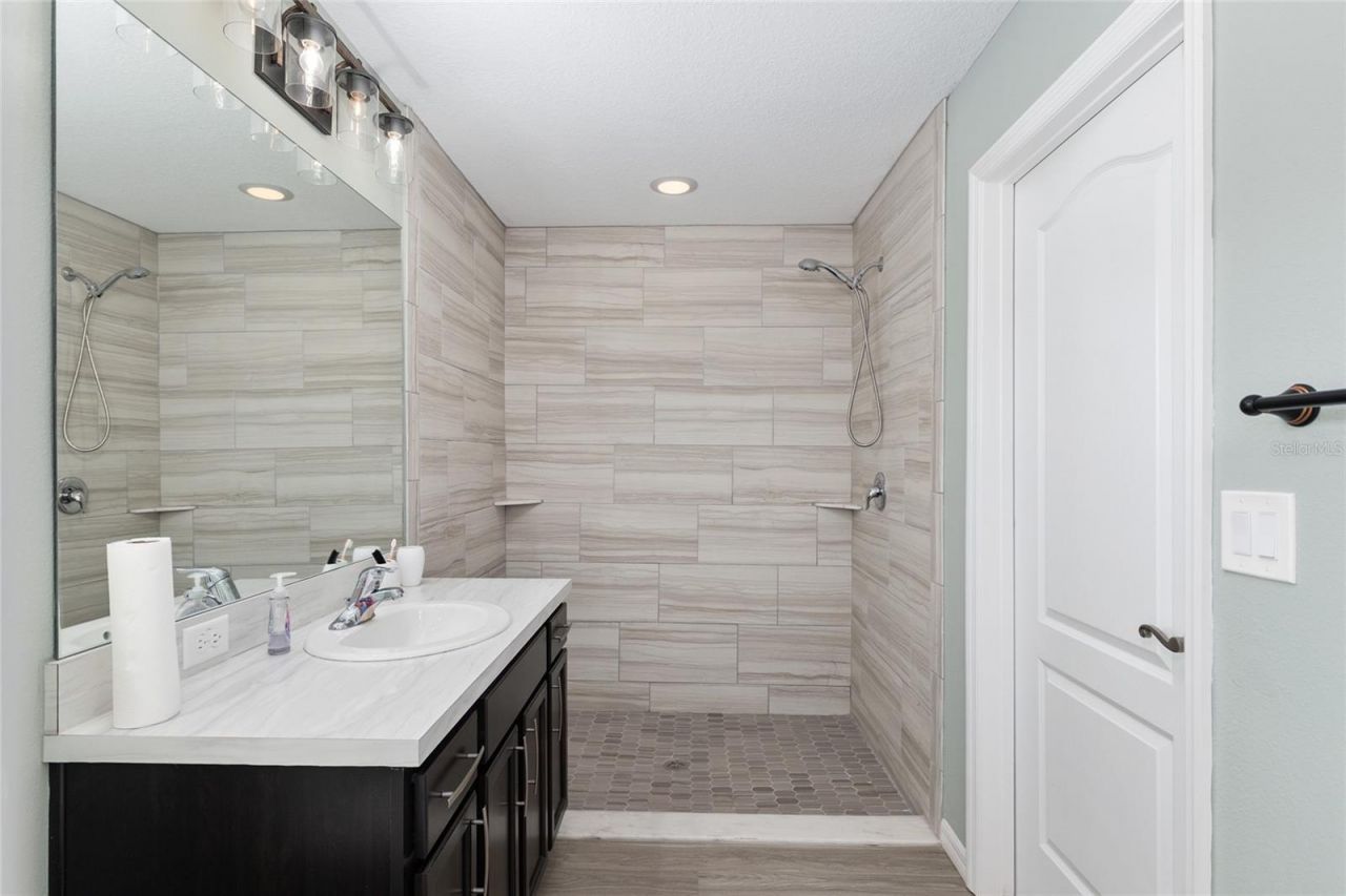 7015 NE 61st Avenue Road , Silver Springs, FL 34488 Photo