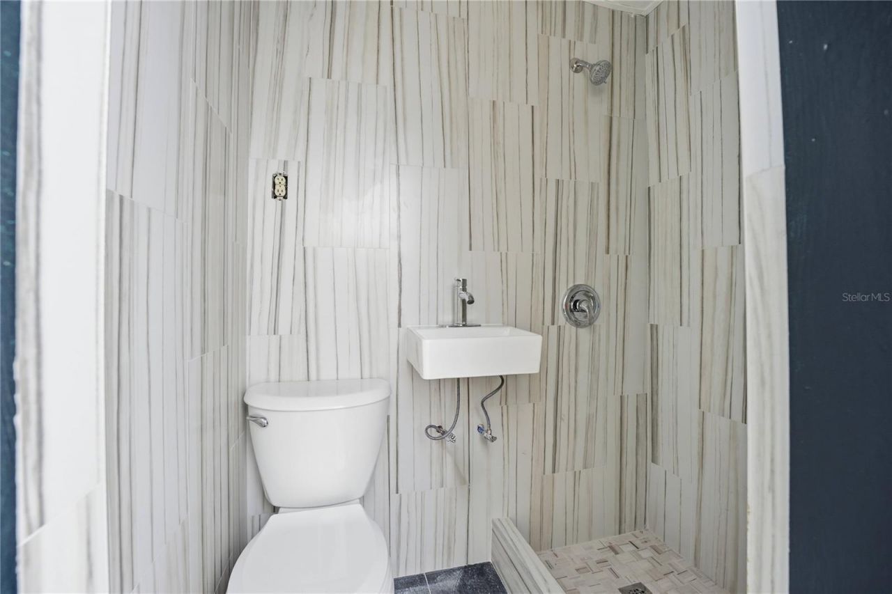 3710 Gulf Of Mexico Drive, Unit F2, Longboat Key, FL 34228 Photo
