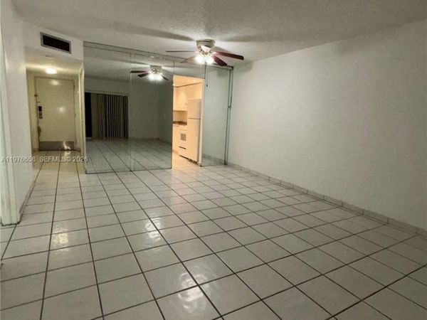 13701 Kendale Lakes Cir , Unit B-403, Miami, FL 33183