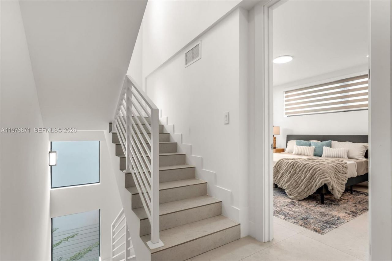 721 SW 11th Street, Unit F, Miami, FL 33129 Photo