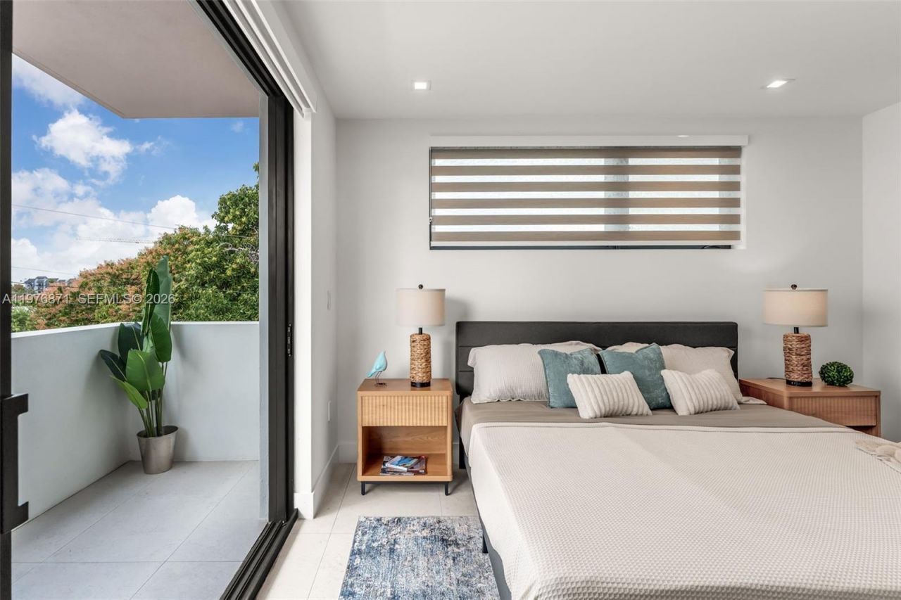 721 SW 11th Street, Unit F, Miami, FL 33129 Photo