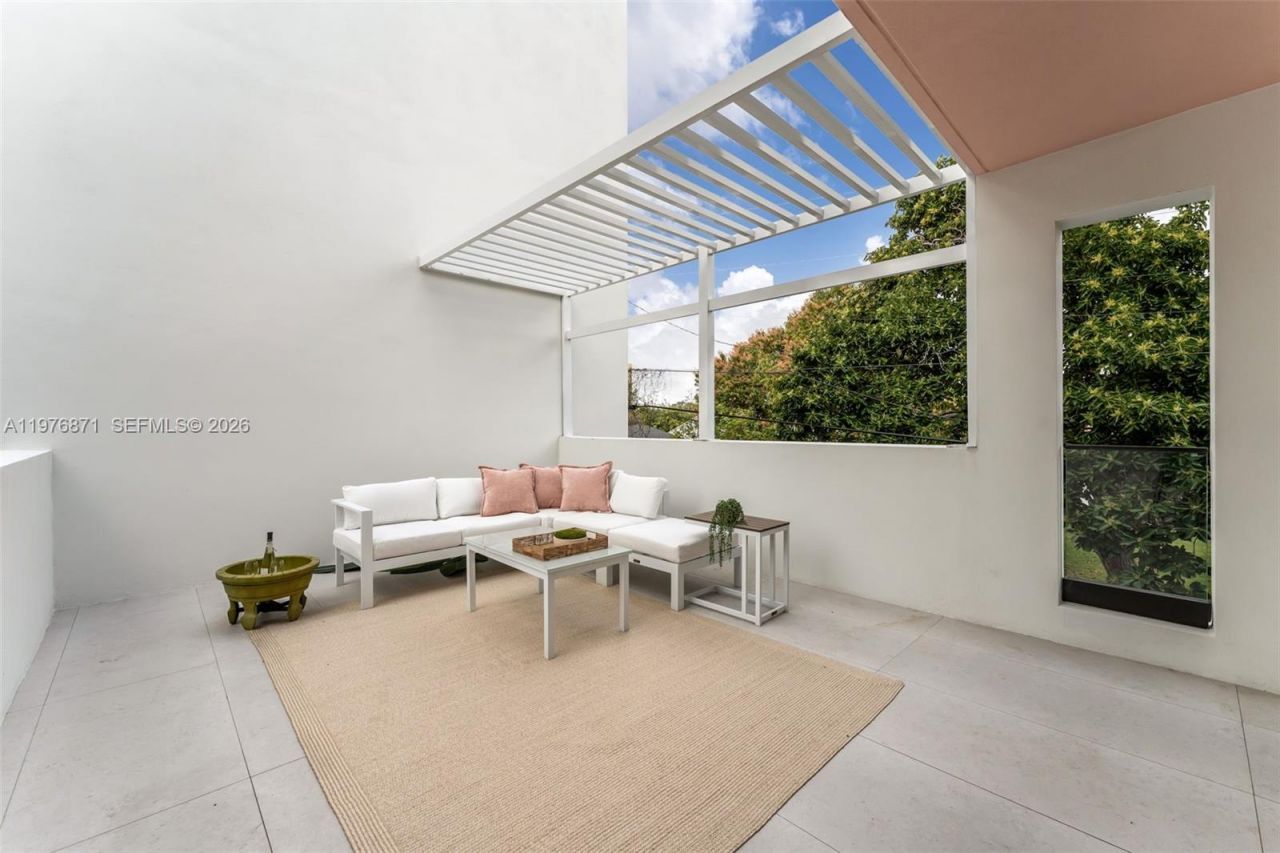 721 SW 11th Street, Unit F, Miami, FL 33129 Photo