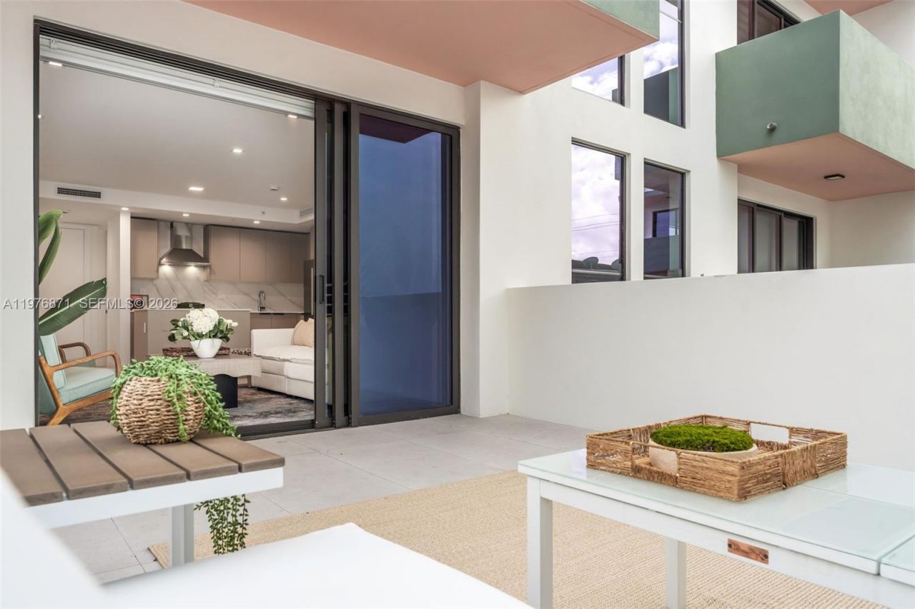 721 SW 11th Street, Unit F, Miami, FL 33129 Photo