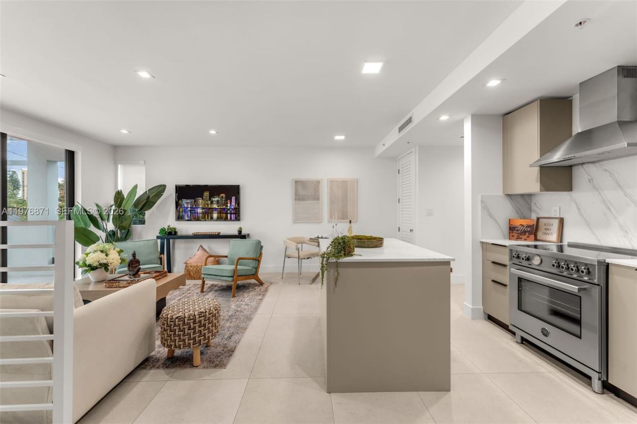 721 SW 11th Street, Unit F, Miami, FL 33129 Photo