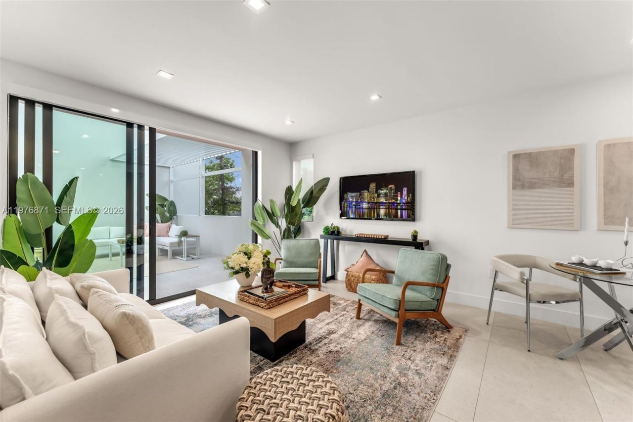 721 SW 11th Street, Unit F, Miami, FL 33129 Photo