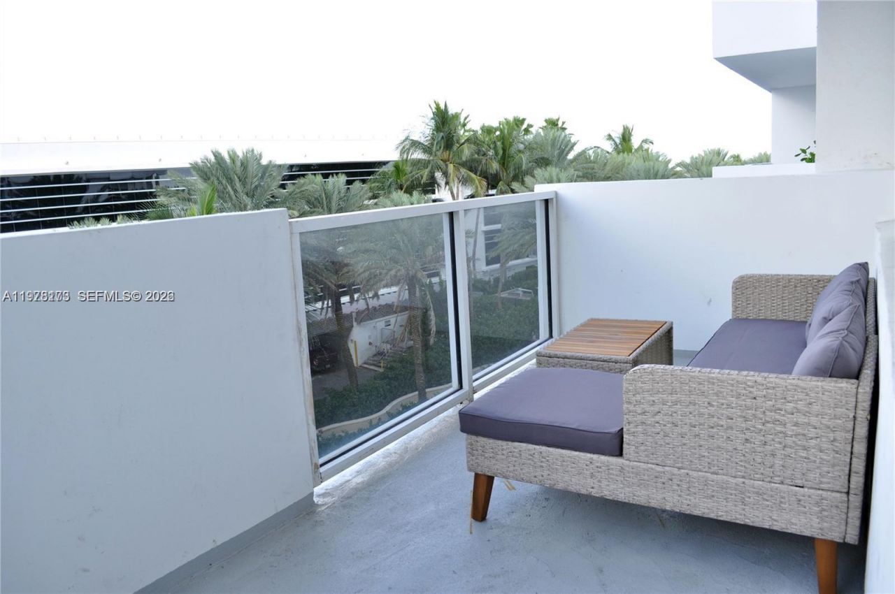 100 Lincoln Rd, Unit 441, Miami Beach, FL 33139 Photo