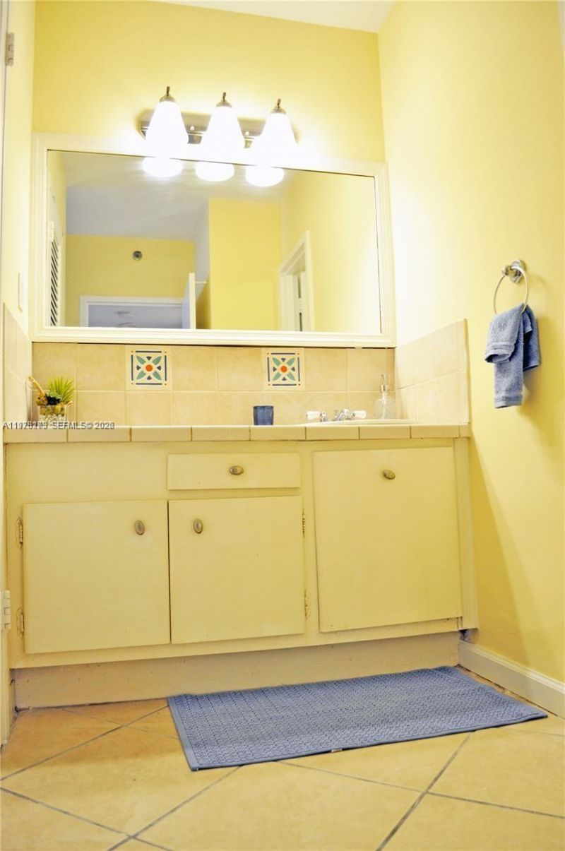 100 Lincoln Rd, Unit 441, Miami Beach, FL 33139 Photo
