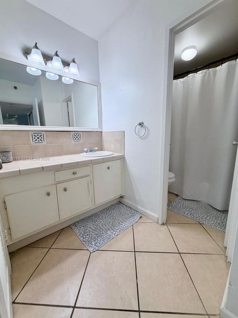 100 Lincoln Rd, Unit 441, Miami Beach, FL 33139 Photo