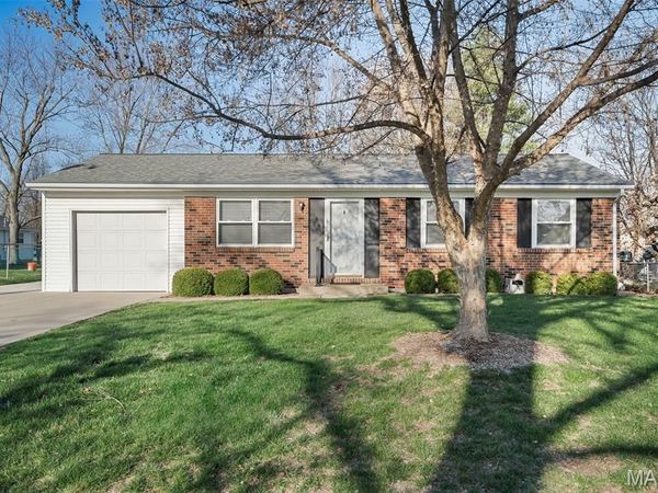 2605 Kelsey Lane, St Charles, MO 63301