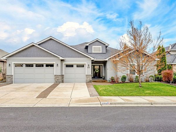 988 Pumpkin Ridge, Eagle Point, OR 97524