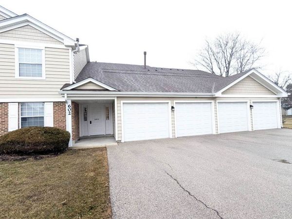 602 HANOVER Court , Unit V1, Schaumburg, IL 60194