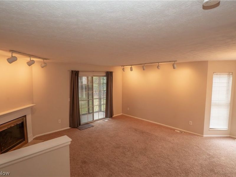 8010 Amberly Circle NW, North Canton, OH 44720 Photo 6