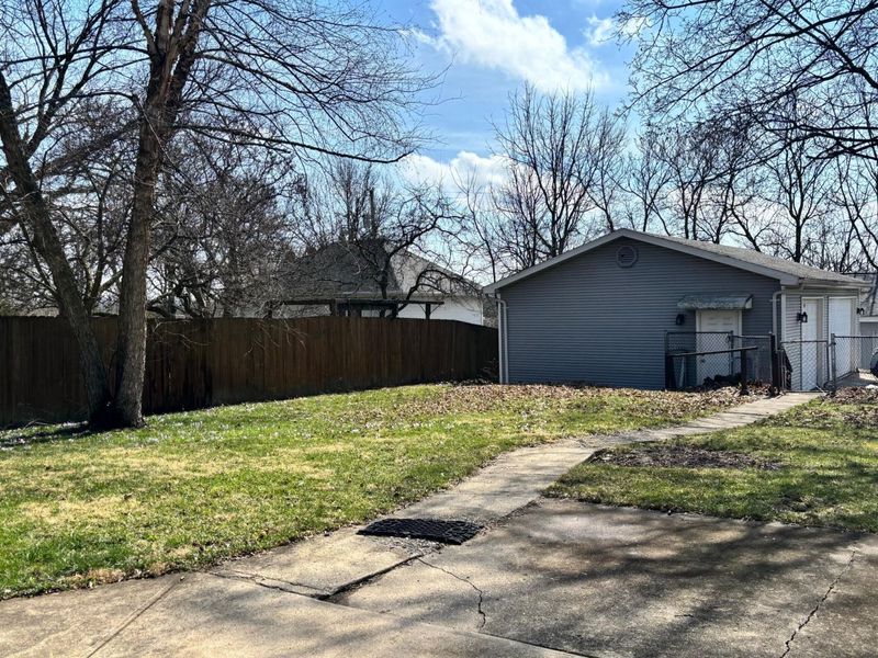 119 E Mccreight Avenue, Springfield, OH 45504 Photo 9