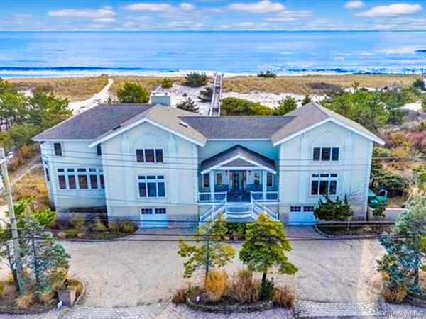 605 Dune Road , Westhampton, NY 11977