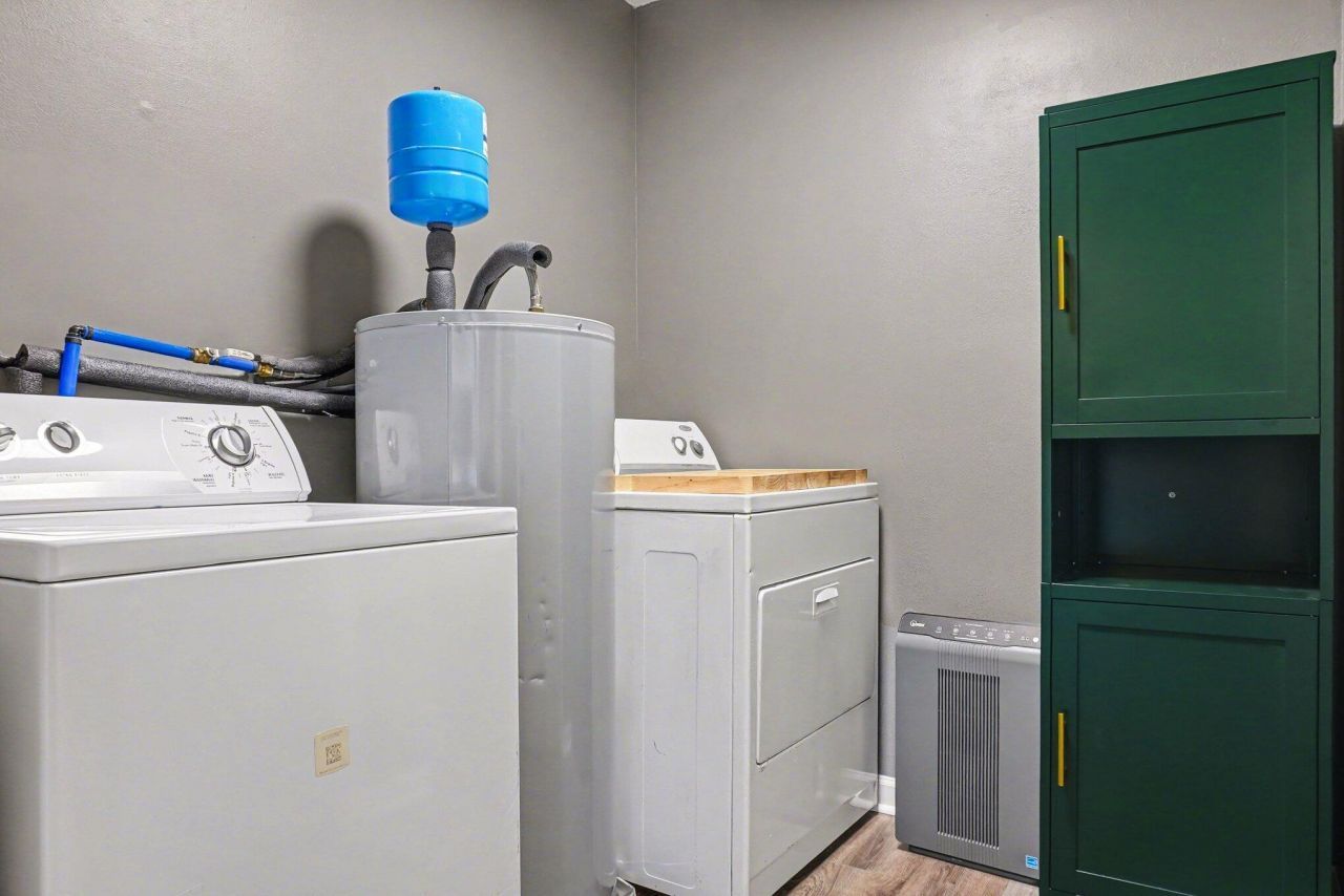 406 Crestview Drive Photo 10