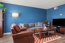 406 Crestview Drive photo 4