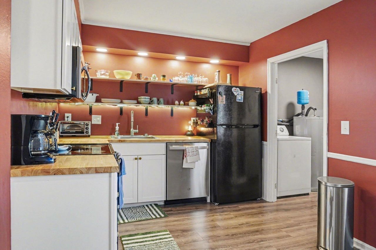 406 Crestview Drive Photo 6