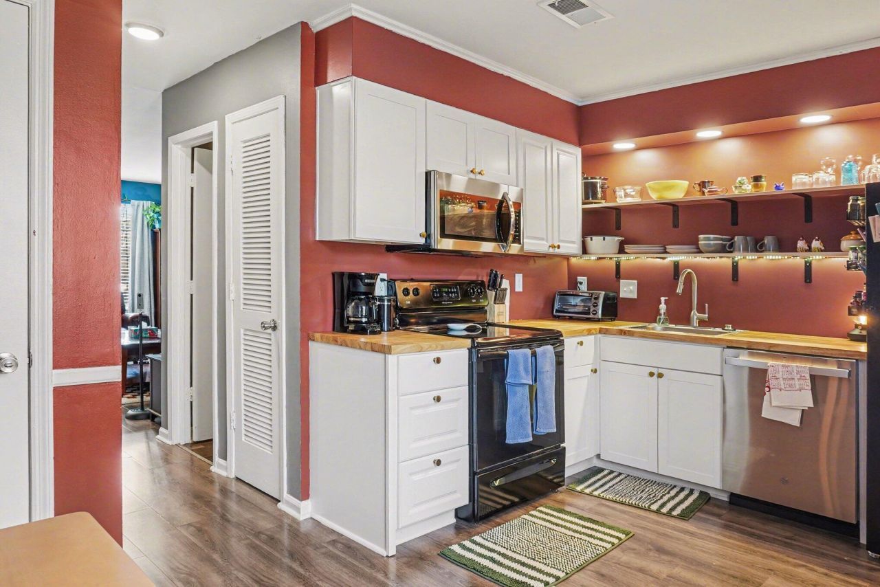 406 Crestview Drive Photo 7