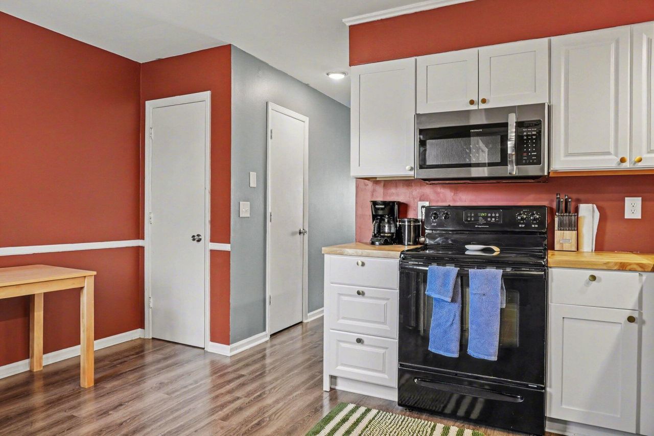 406 Crestview Drive Photo 8