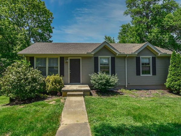 235 Savely Dr , Hendersonville, TN 37075