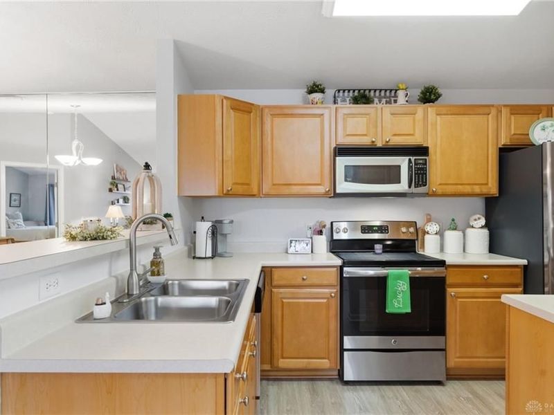 3091 Westminster Drive, Unit 205, Beavercreek, OH 45431 Photo 12