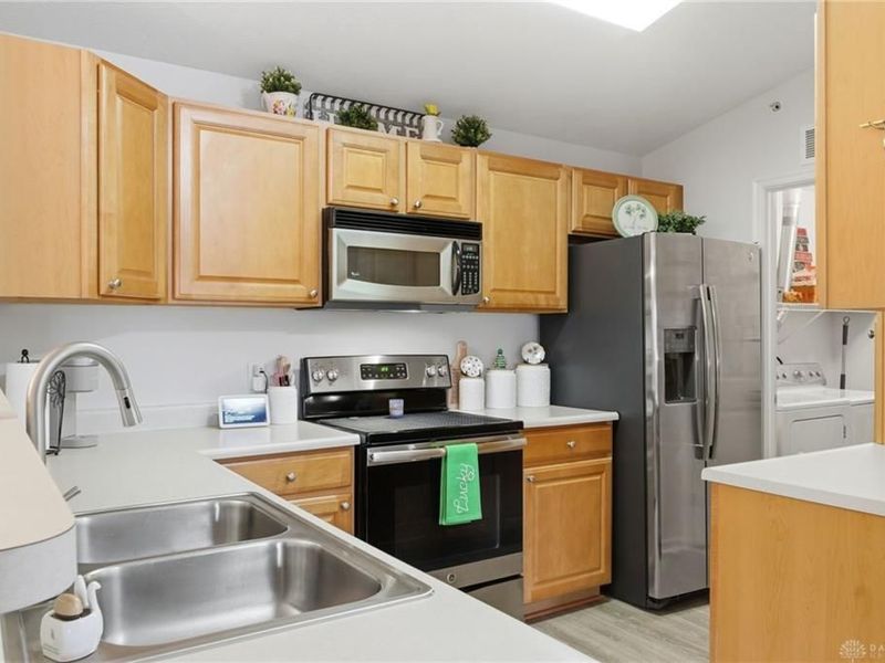 3091 Westminster Drive, Unit 205, Beavercreek, OH 45431 Photo 13