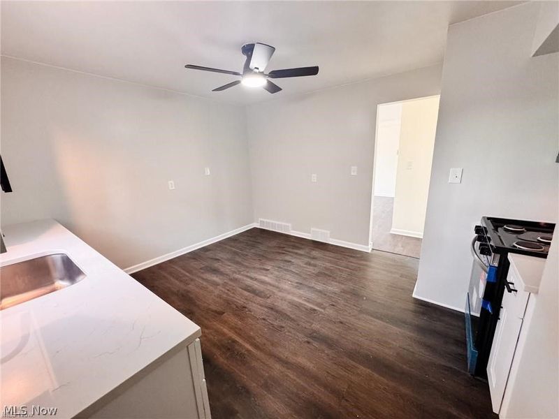 2907 Snow Road, Unit up, Parma, OH 44134 Photo 4