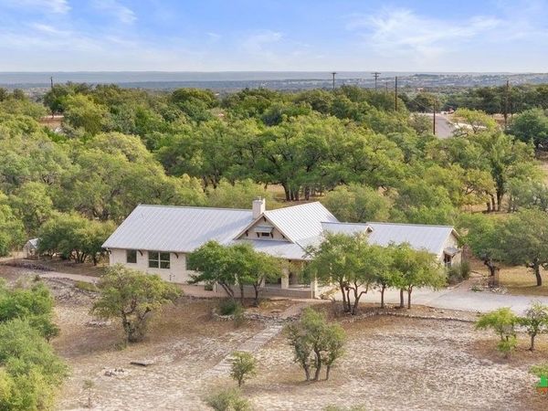 232 Crooked Oak Lane, Round Mountain, TX 78663