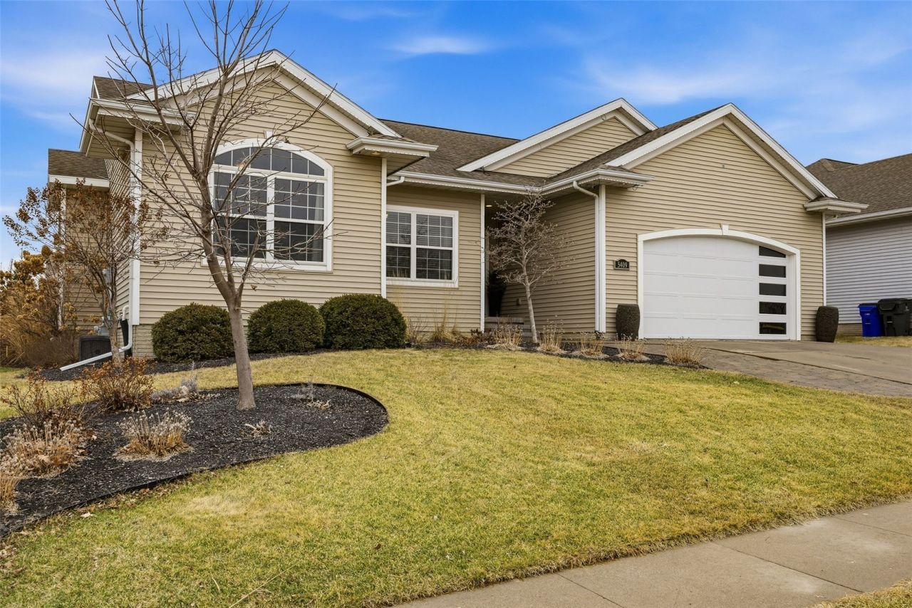 5409 Mayfair Street Sw, Cedar Rapids, IA 52404 Main Photo