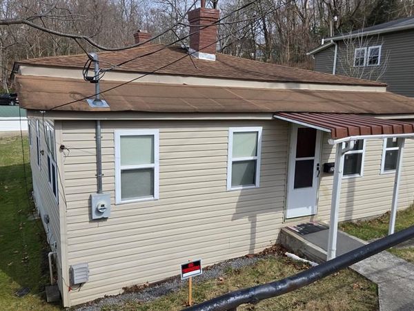 203 PINEY AVENUE, BECKLEY, WV 25801