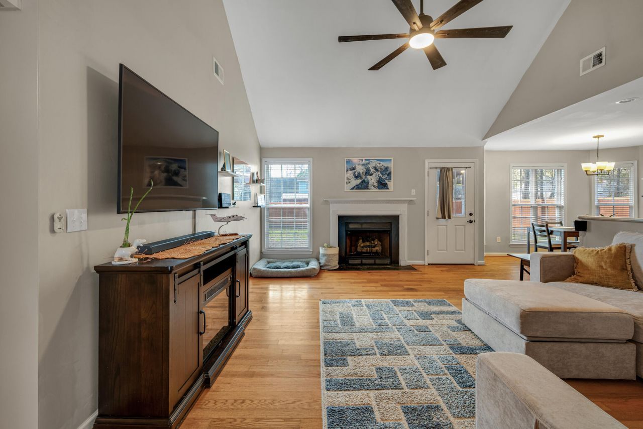 725 Bunkhouse Drive Photo 3