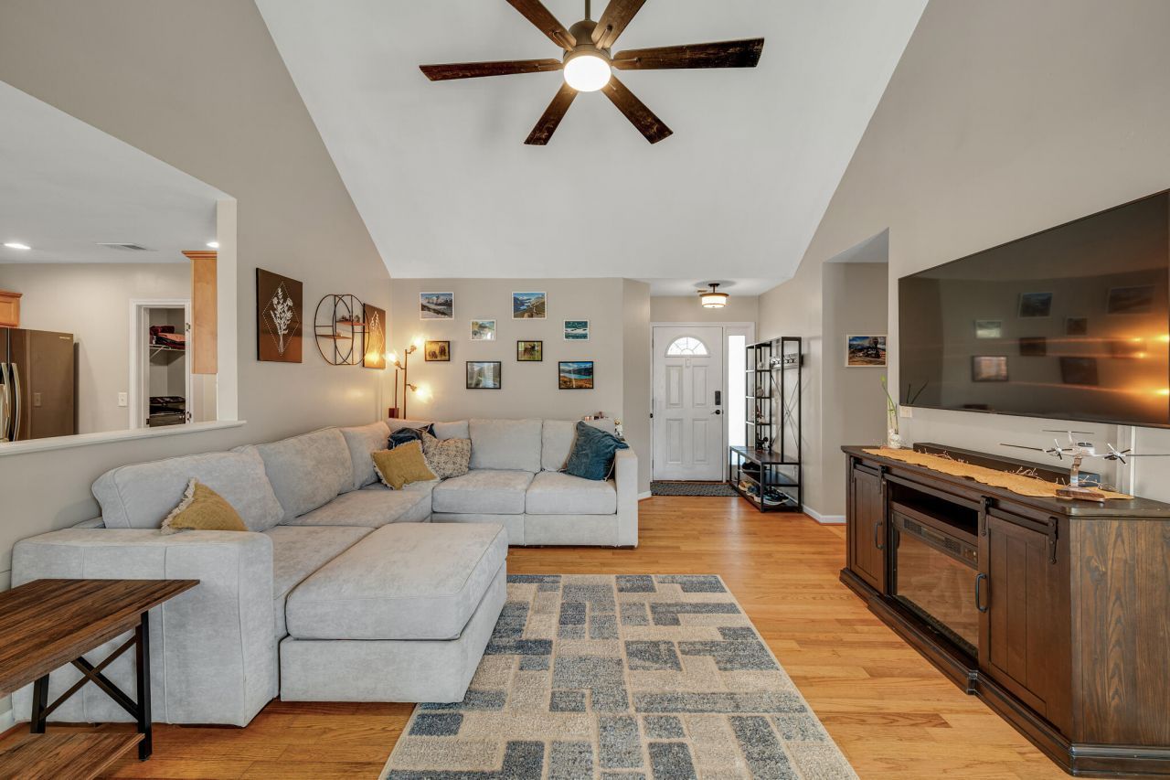 725 Bunkhouse Drive Photo 6