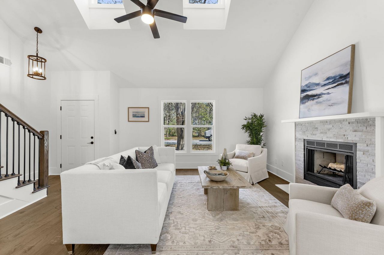 1483 Diamond Boulevard Photo 10