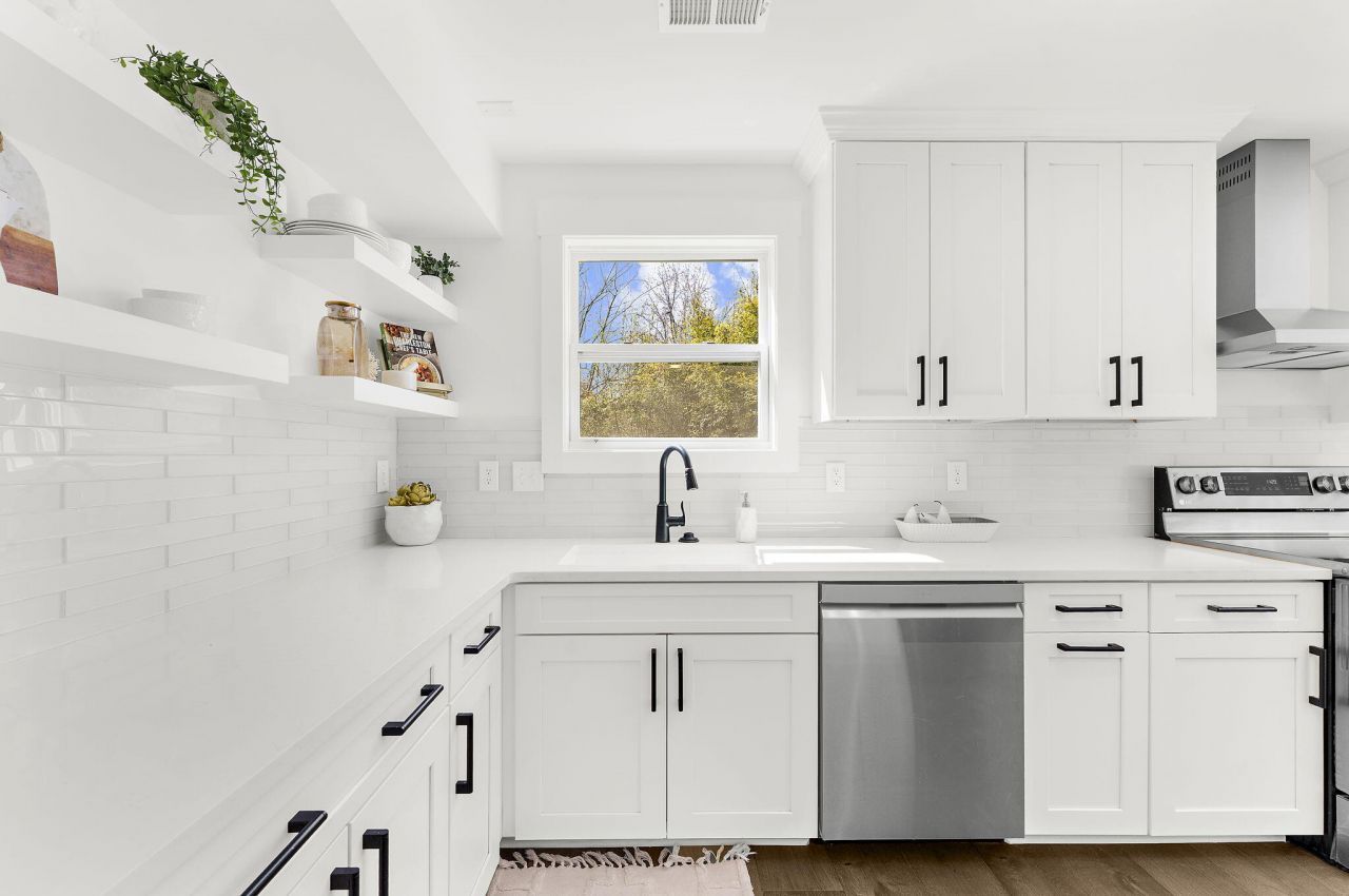 1483 Diamond Boulevard Photo 16