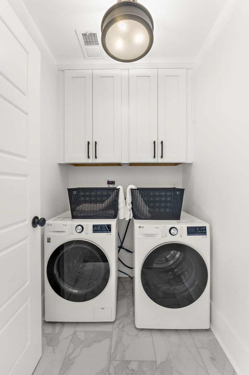 1483 Diamond Boulevard Photo 22