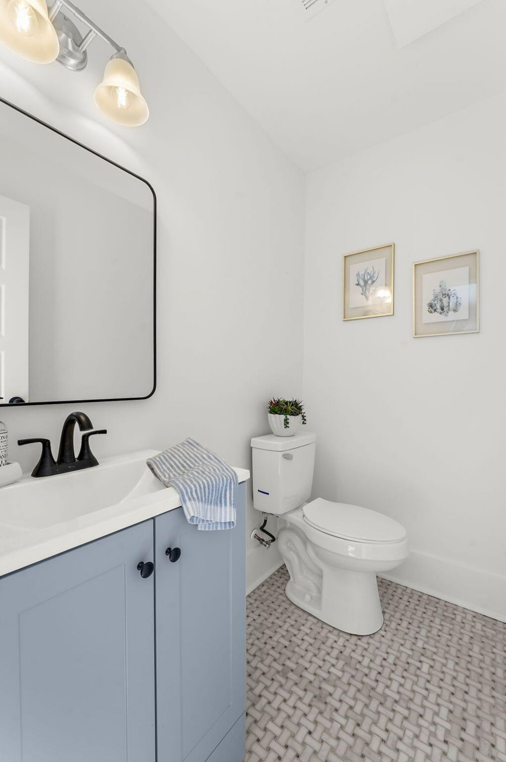 1483 Diamond Boulevard Photo 23