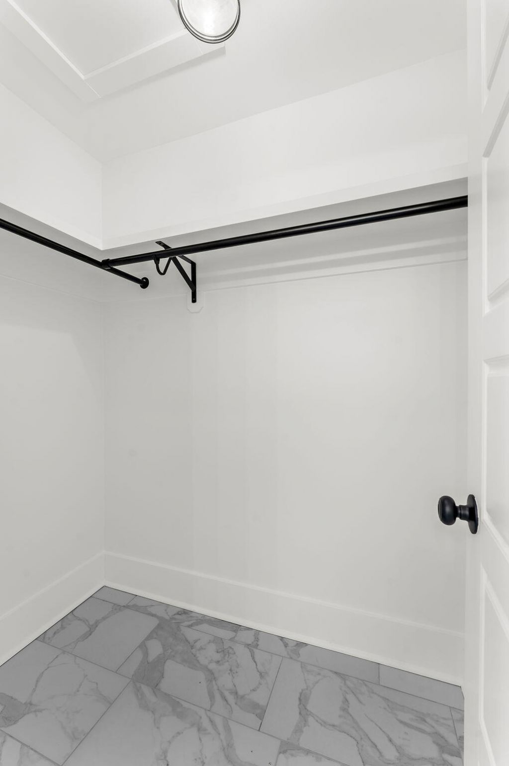 1483 Diamond Boulevard Photo 33