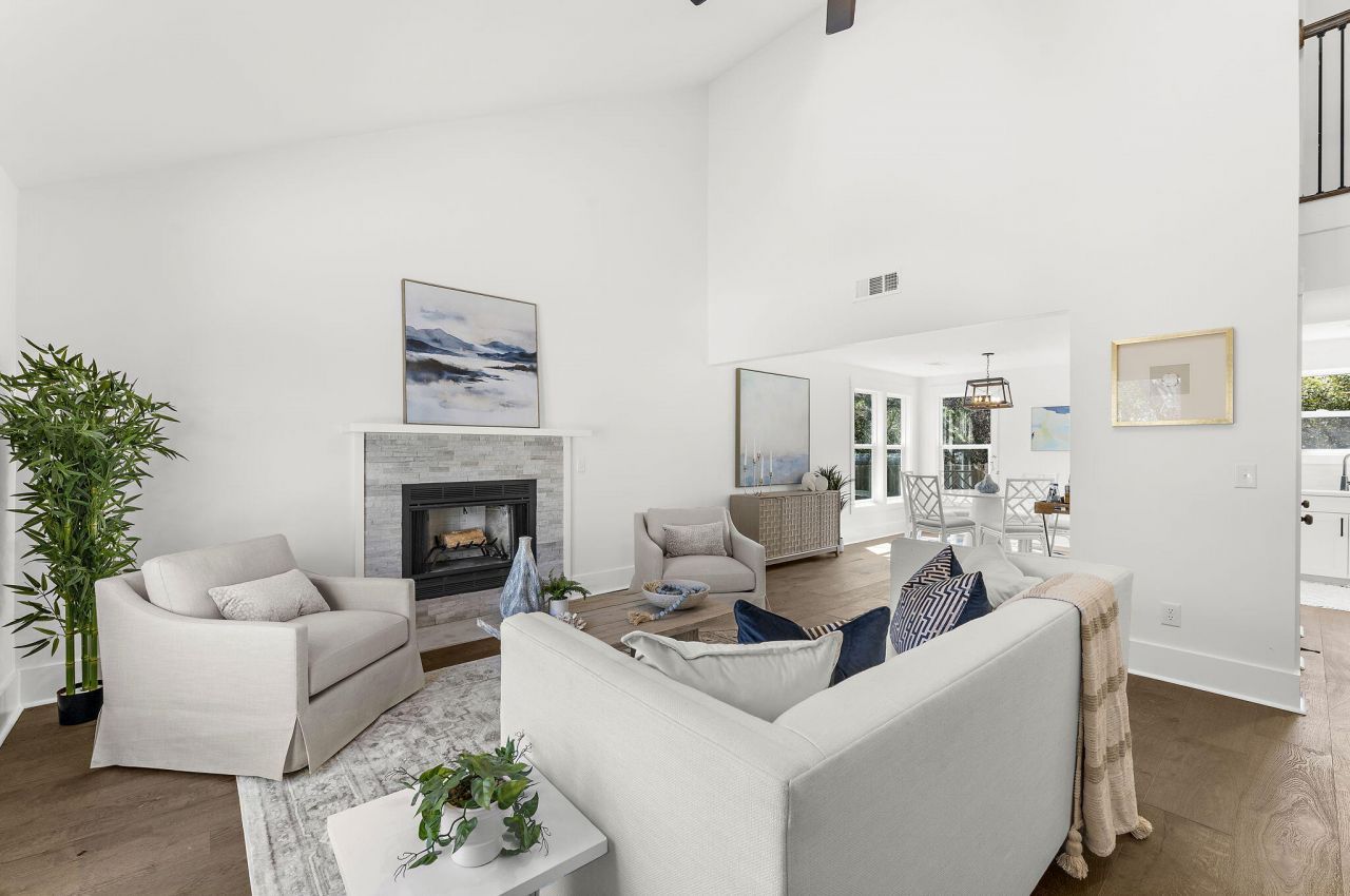 1483 Diamond Boulevard Photo 4