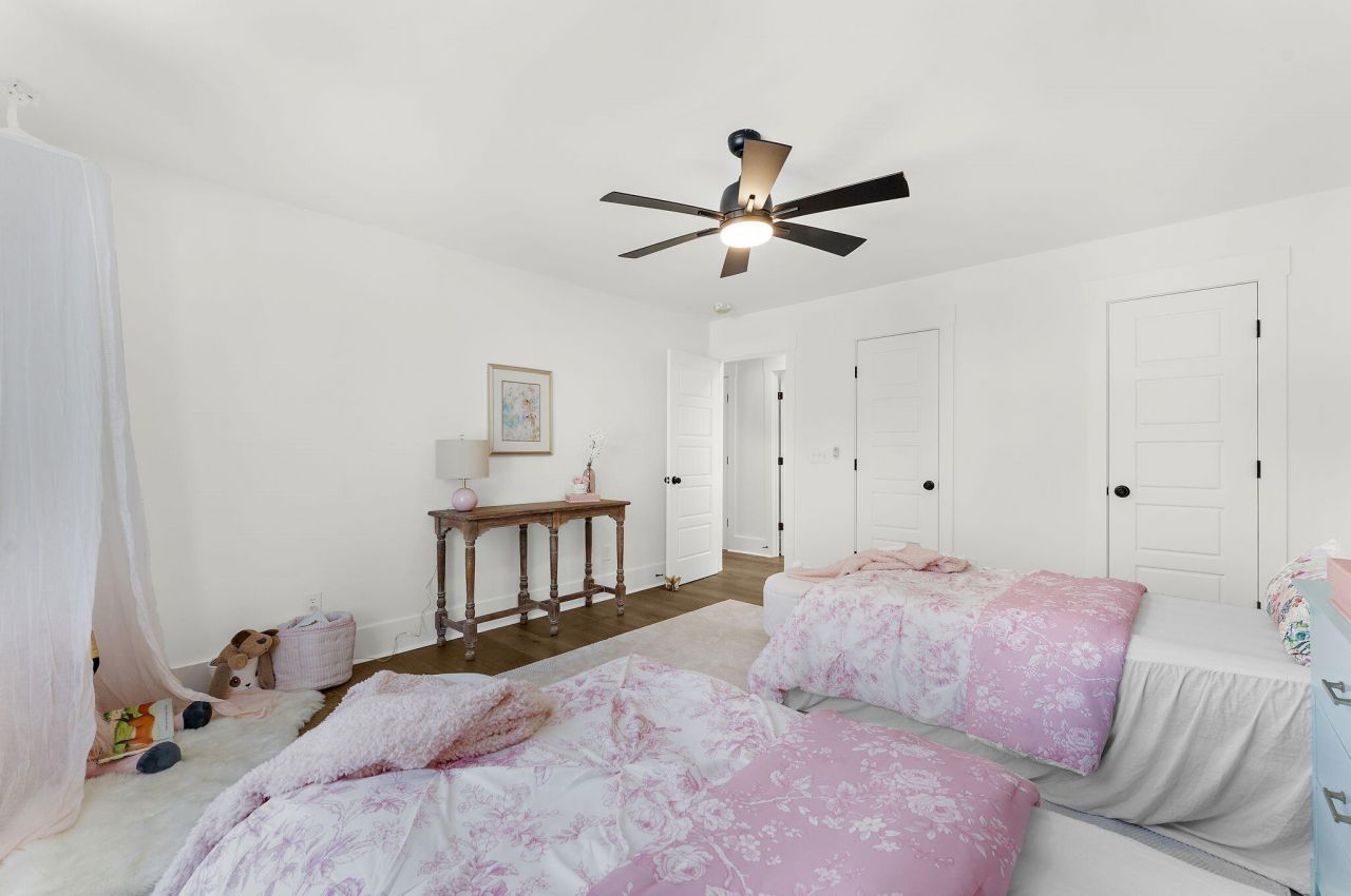 1483 Diamond Boulevard Photo 40