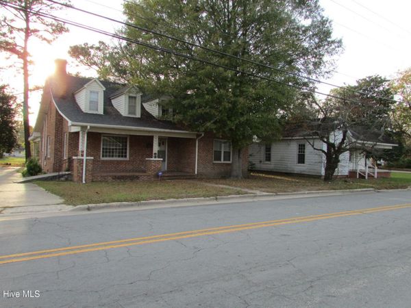 803 Mc Koy Street , Clinton, NC 28328