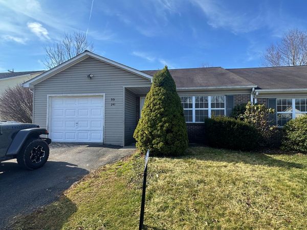241 Village Dr, Lewisburg, WV 24901