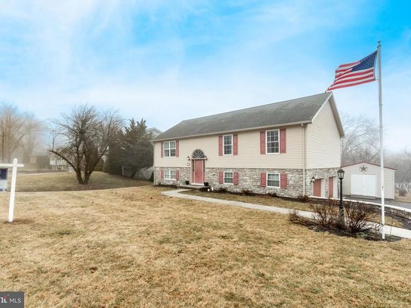 15379 SUMMIT FARM DRIVE, BLUE RIDGE SUMMIT, PA 17214
