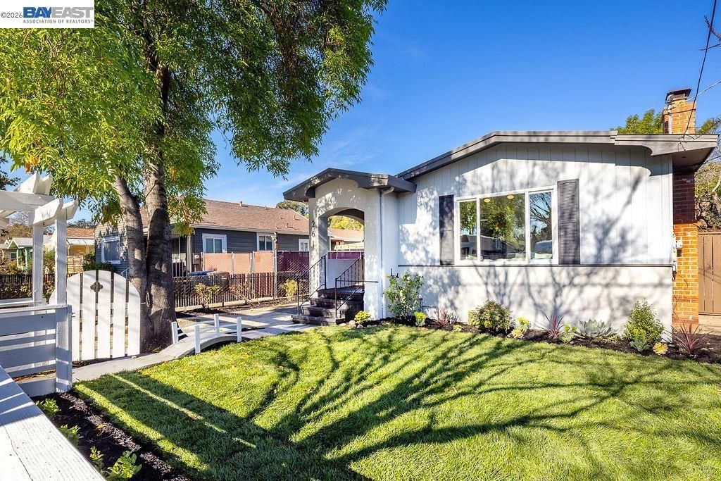261 Julius St, San Leandro, CA 94577 Main Photo