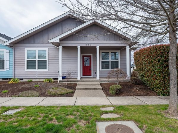 650 Golden Peak Drive, Central Point, OR 97502
